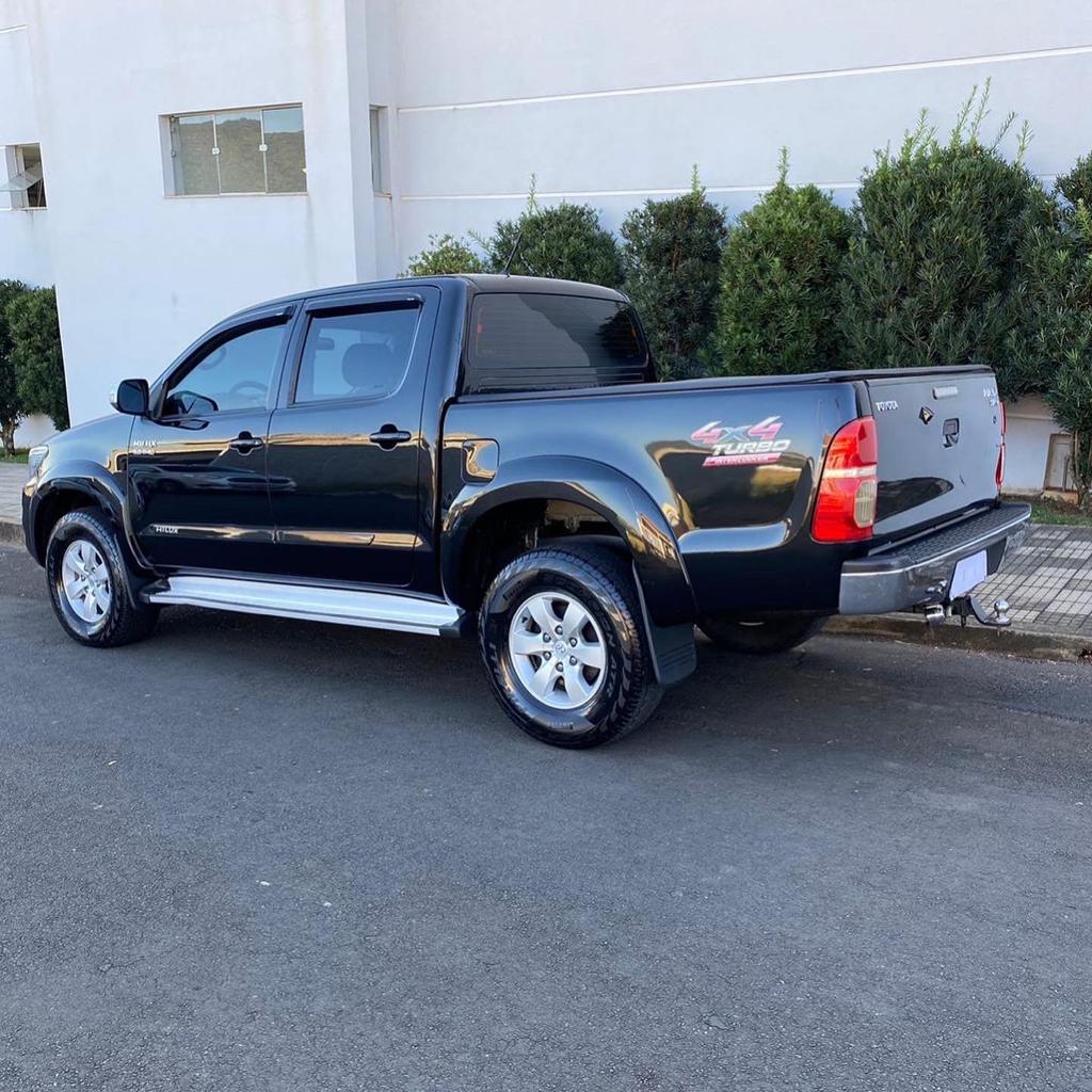 HILUX  SRV DIESEL 2013 AUTOMÁTICA